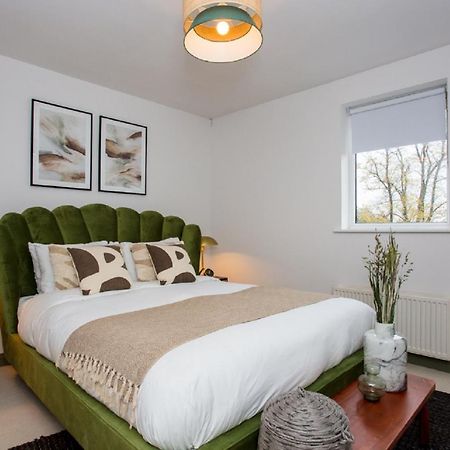 לונדון The Sparkford Gardens - Lovely 2Bdr With Balcony מראה חיצוני תמונה