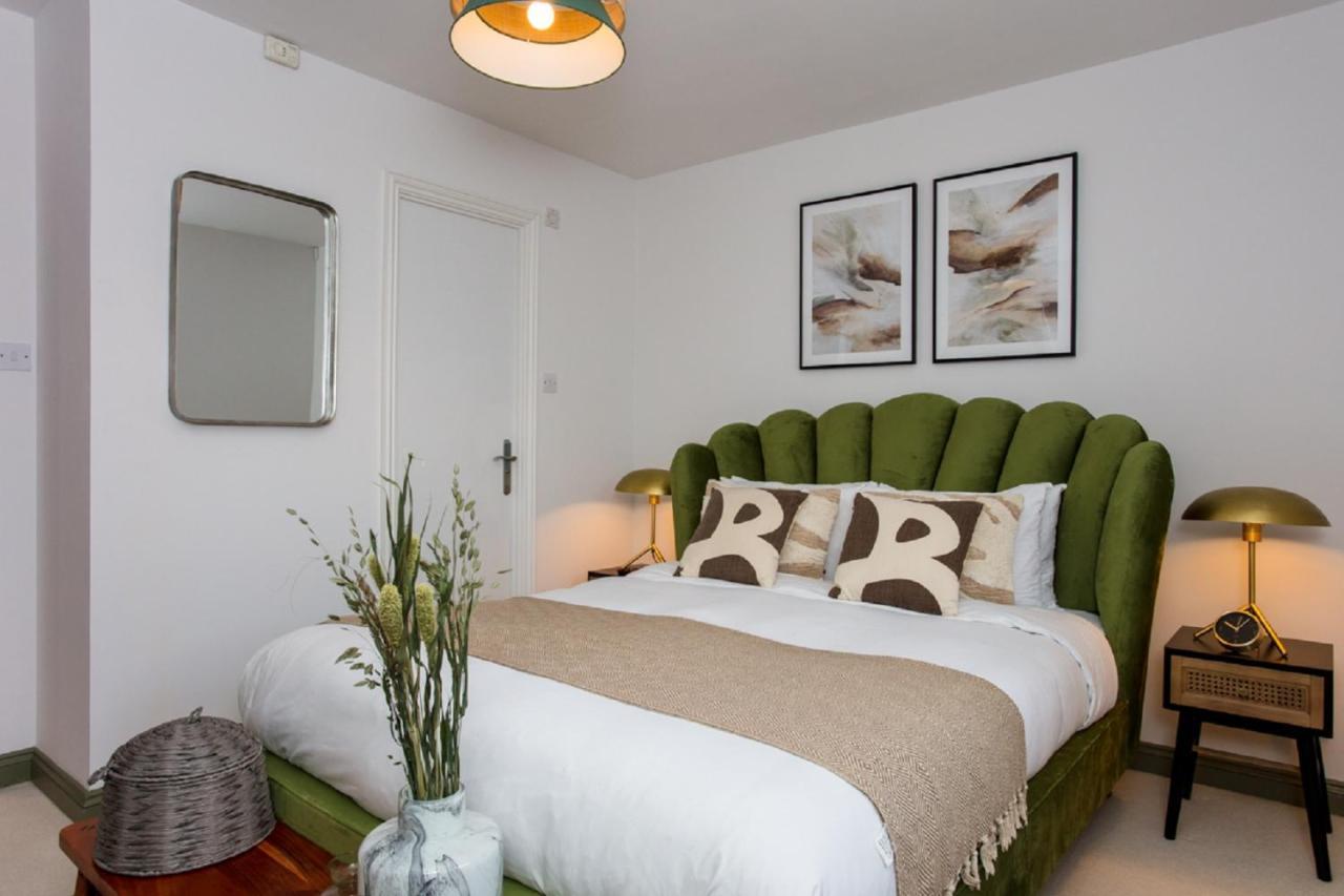 לונדון The Sparkford Gardens - Lovely 2Bdr With Balcony מראה חיצוני תמונה