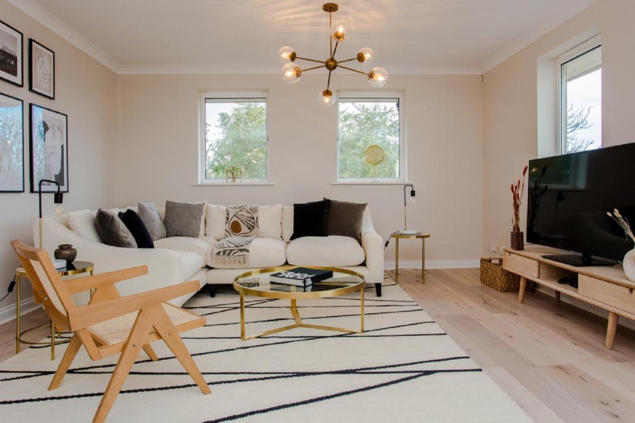 לונדון The Sparkford Gardens - Lovely 2Bdr With Balcony מראה חיצוני תמונה