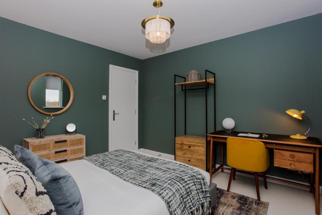 לונדון The Sparkford Gardens - Lovely 2Bdr With Balcony מראה חיצוני תמונה