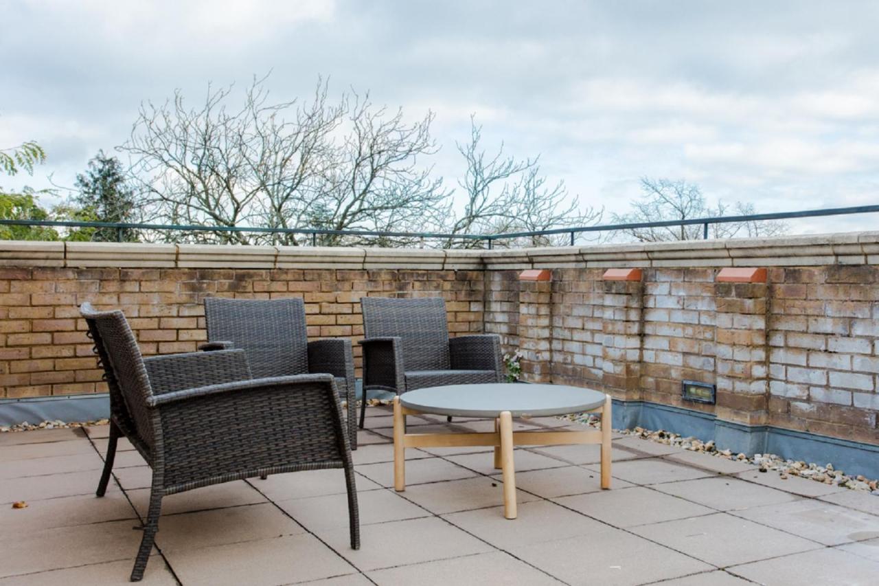 לונדון The Sparkford Gardens - Lovely 2Bdr With Balcony מראה חיצוני תמונה