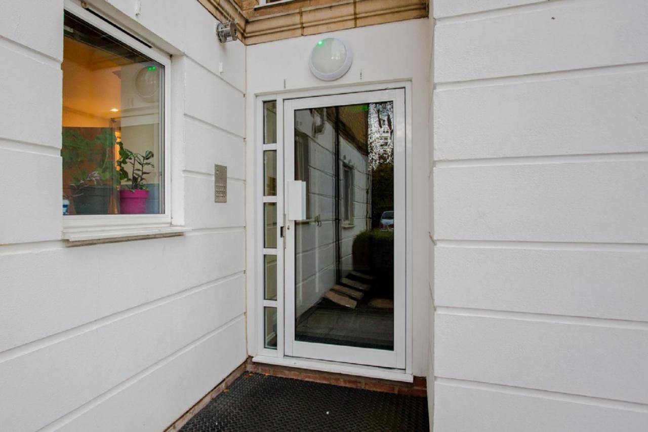 לונדון The Sparkford Gardens - Lovely 2Bdr With Balcony מראה חיצוני תמונה