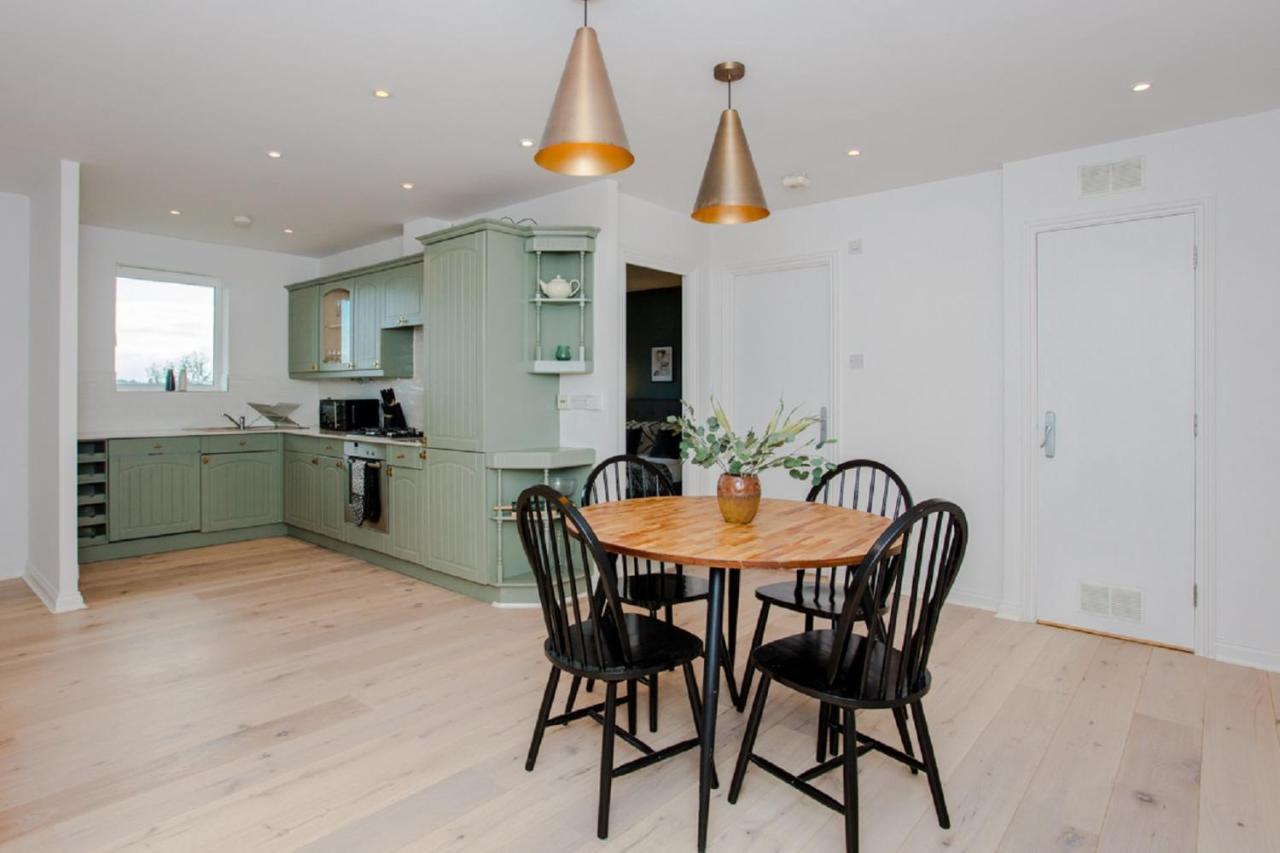לונדון The Sparkford Gardens - Lovely 2Bdr With Balcony מראה חיצוני תמונה